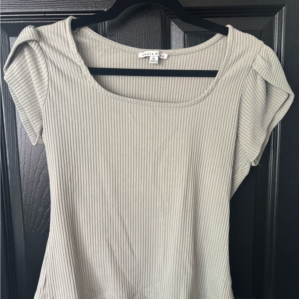 ‼️Price Drop‼️End of Summer Sale‼️ Haute Monde Light Sage Cap Sleeve Blouse